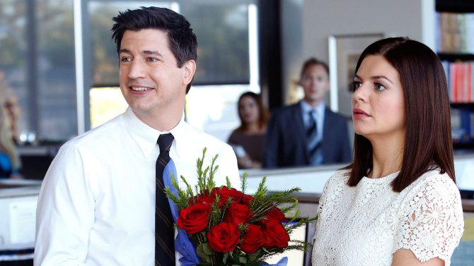 Casey Wilson & Ken Marino – Marry Me