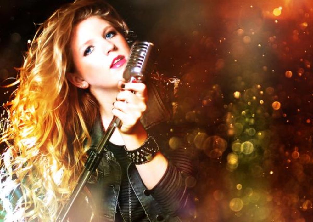 Courtney Rau – Looks 2 Good 2 Be Bad