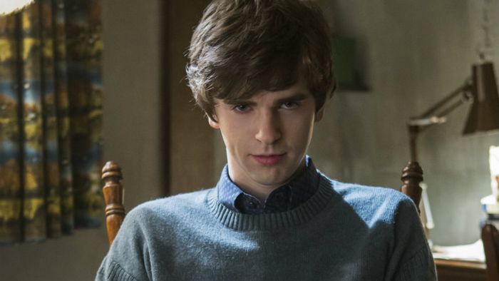 Freddie Highmore & Kerry Ehrin – Bates Motel