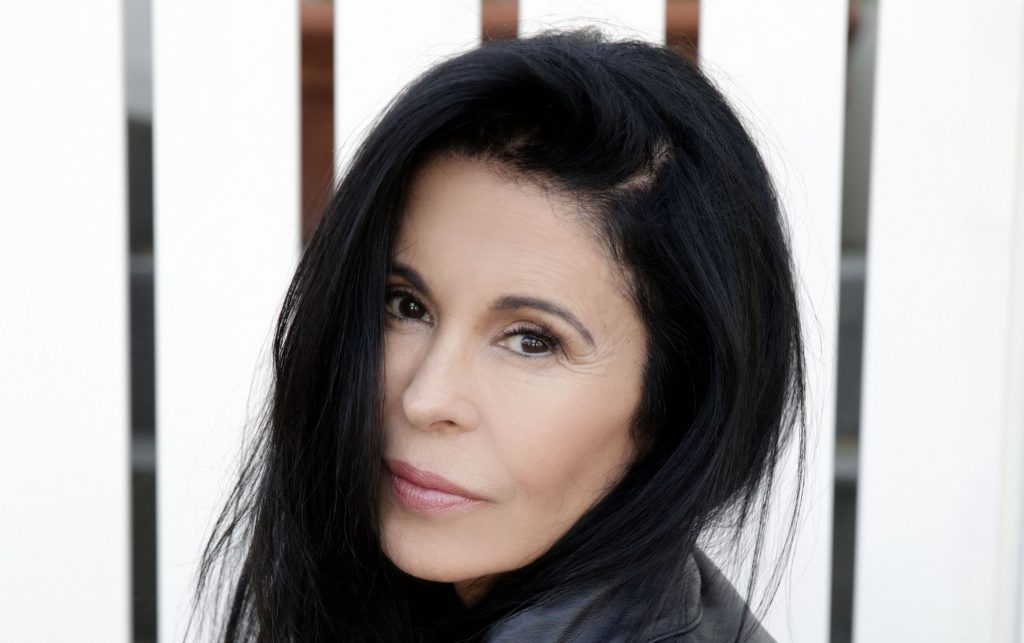 Maria Conchita Alonso – Shake It Out