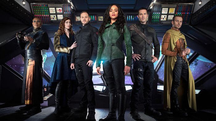 Killjoys – Aaron Ashmore & Luke Macfarlane