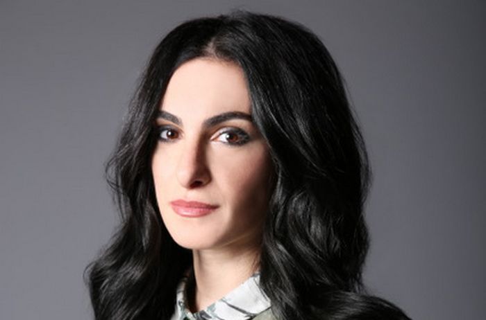 Jennifer Kaytin Robinson – Sweet/Vicious