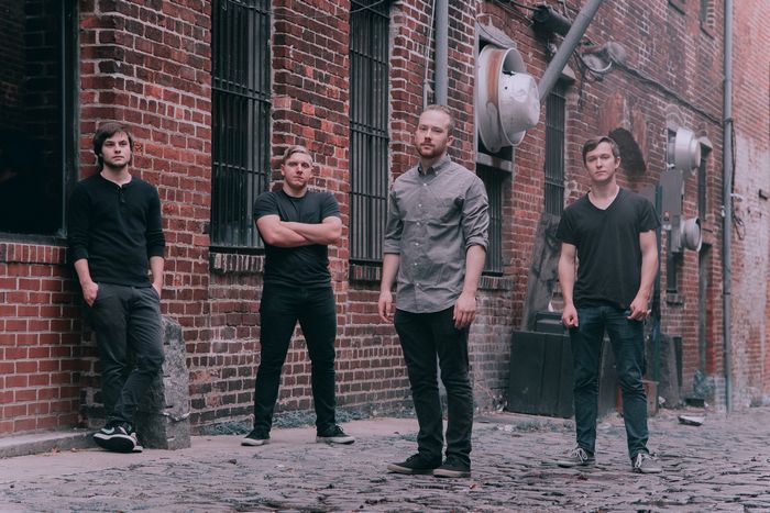 Underdog Champs – Skeletons in Daylight