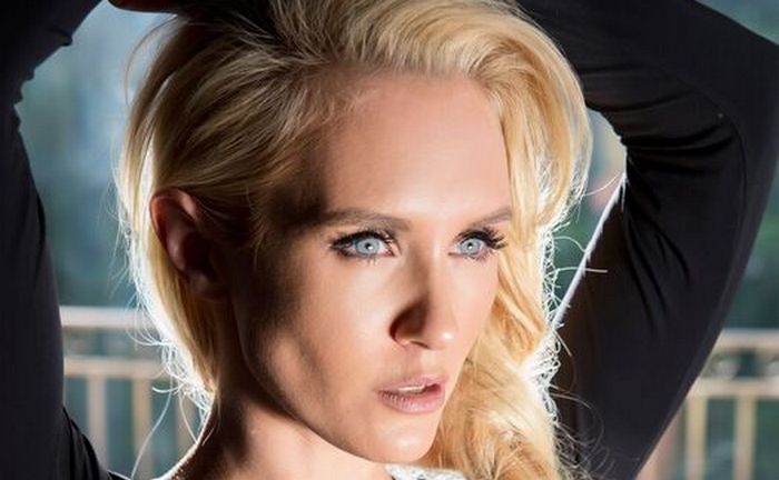 Nicky Whelan – Inconceivable