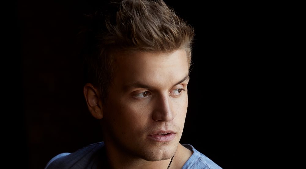 Levi Hummon – Don’t Waste The Night