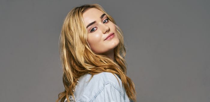 Meg Donnelly – American Housewife