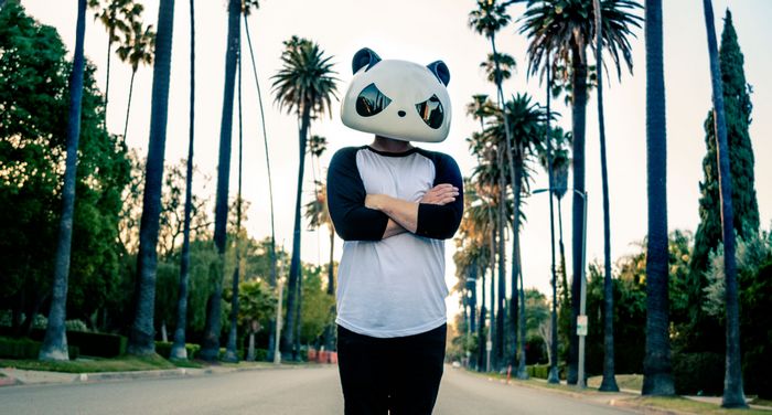 White Panda – Hands On Me
