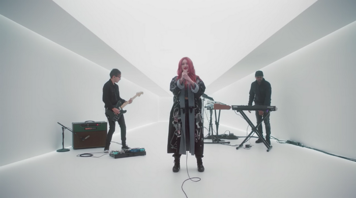 Elley Duhé shares Vevo DSCVR performances “Savior” & “Counterfeit”