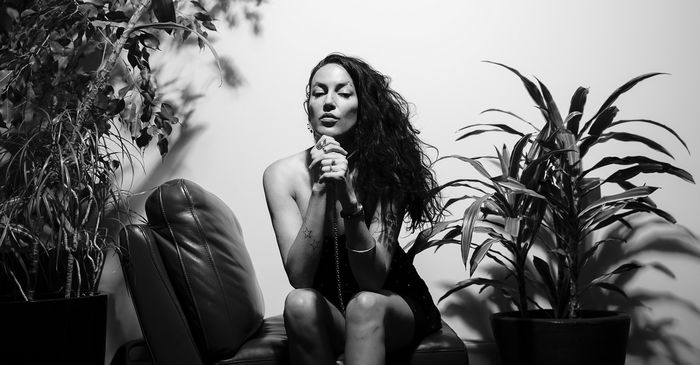 Kinnie Starr – Feed The Fire