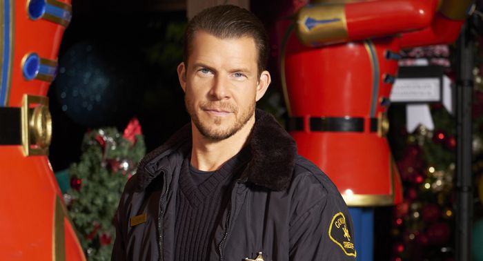 Eric Mabius – Welcome to Christmas