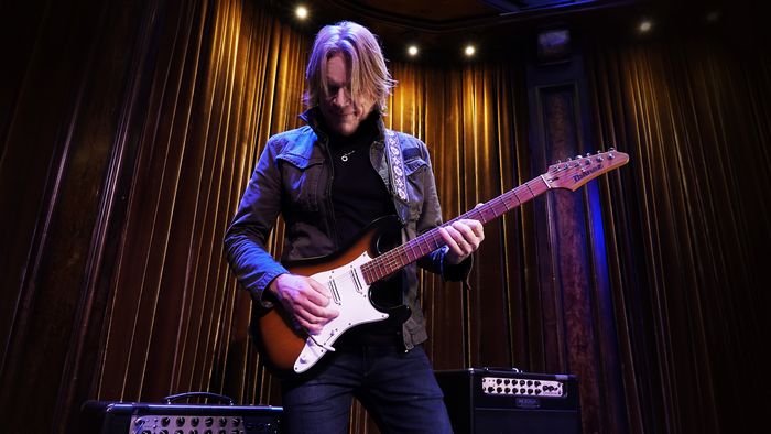 Andy Timmons – Queen