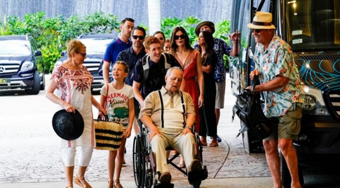 Life in Pieces – Cabana Hero Action Son