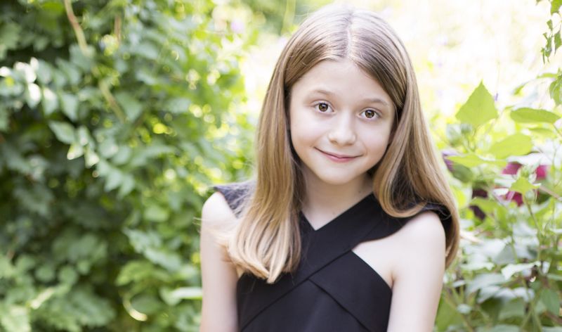 Chloe Perrin – Mary