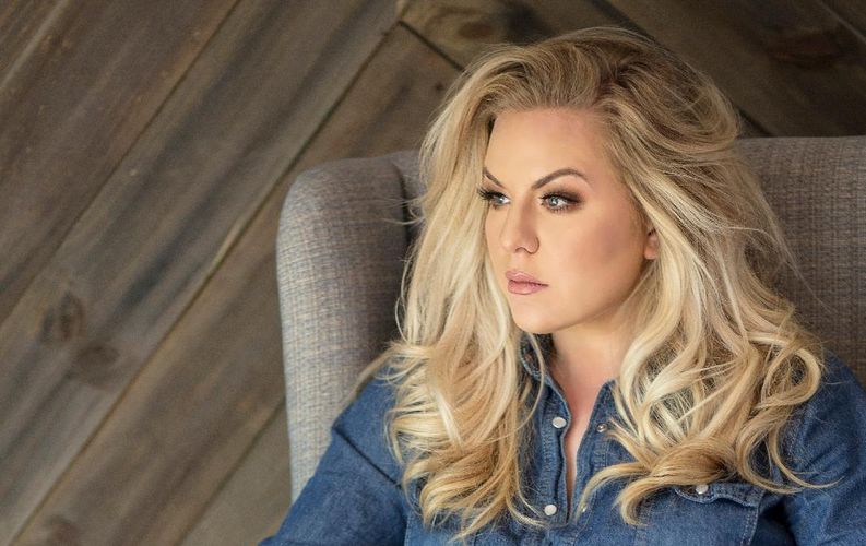 Hannah Anders – While I Still Got Time