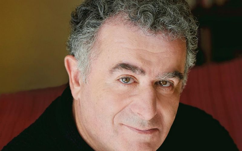 Saul Rubinek – Hunters