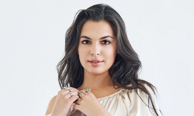 Isabella Gomez – One Day at a Time