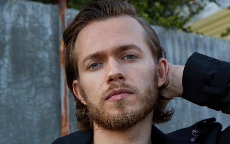 Greg Austin – Hunters