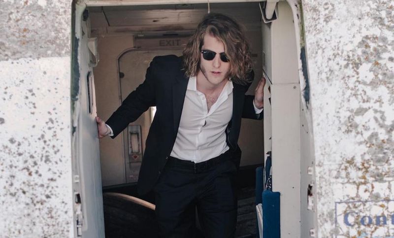 Sam Varga – Light Me Up