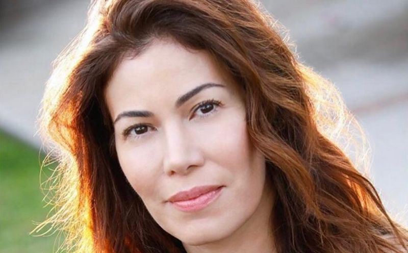 Iris Almario – Flipped