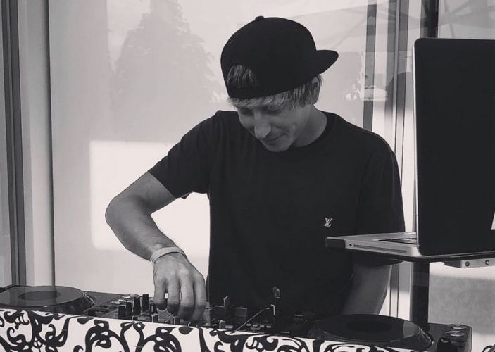 GT_Ofice – Stay The Night