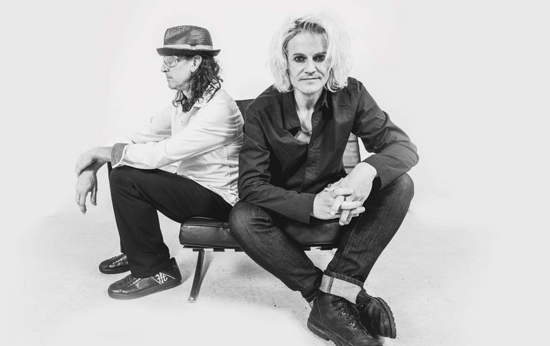 Econoline Crush – Get Out of the Way