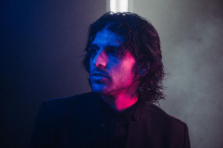 Sam Louis – 8 Ball