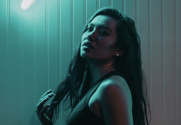 Jade Hilton – Falling