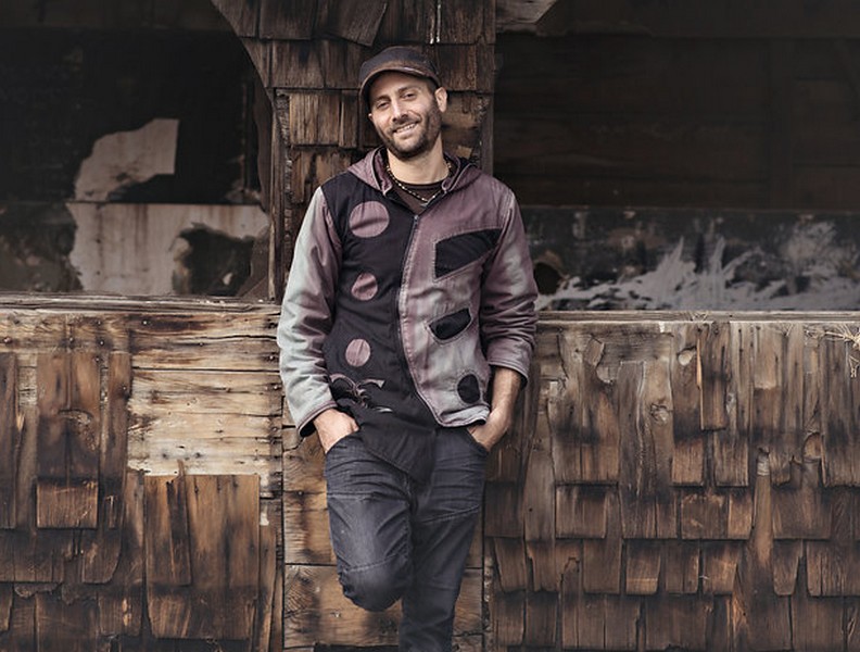 Dango Rose – Banjo Poems