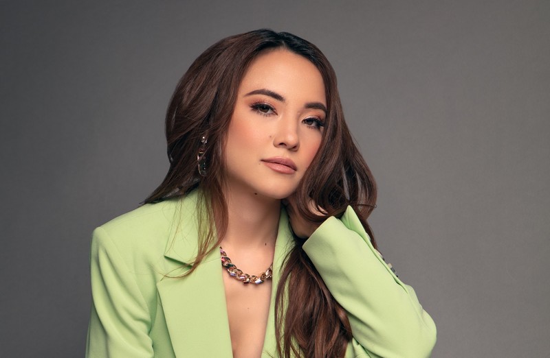 Nicole Huff – Tiny Pretty Things