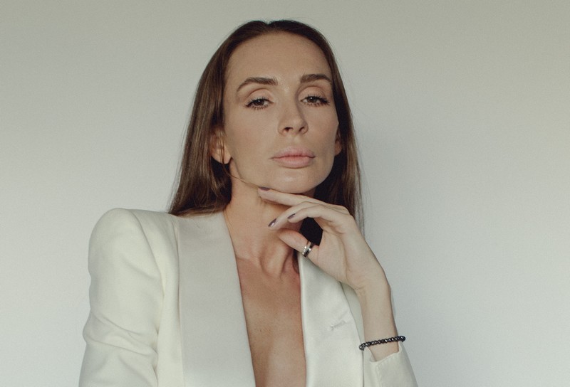 Ana Shine – Four Seasons of Love