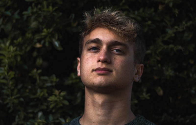 Zac Hurst – Falling In Love On My Own