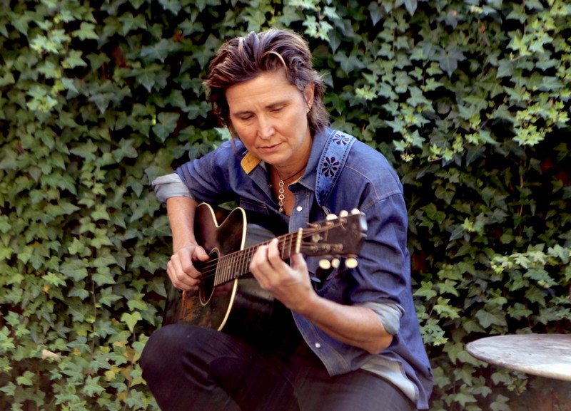 Annie Keating – Bristol County Tides