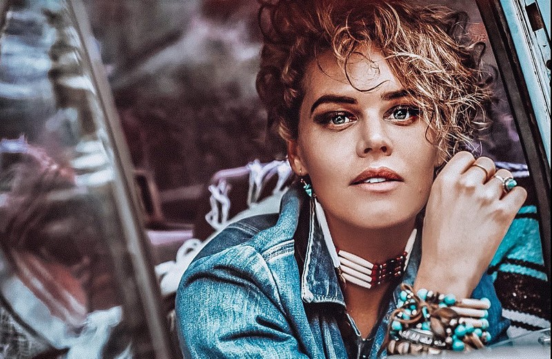 Kelly Monrow – Pronoia