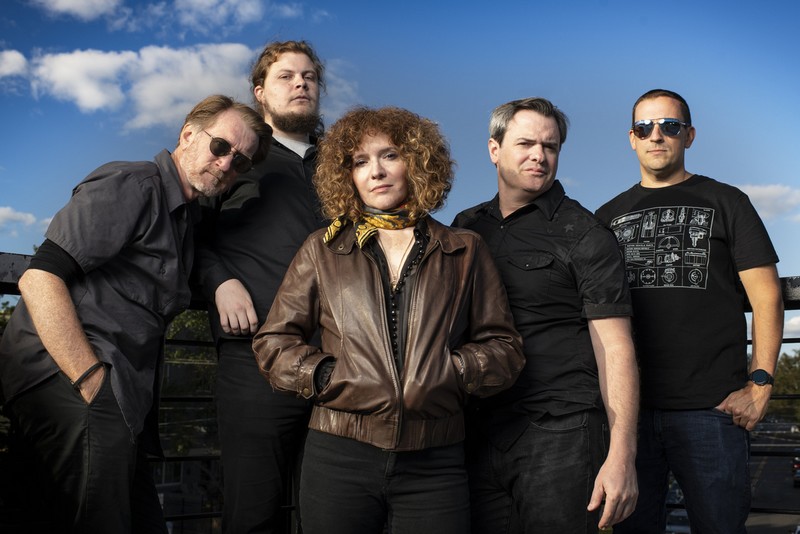 Vakili Band – Walking Sideways