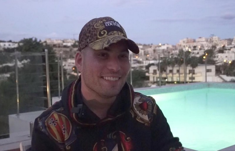 UFFEII – Pick It Up