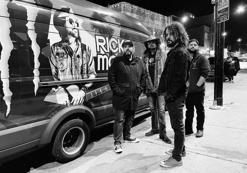 Rick Monroe & The Hitmen – Common Ground