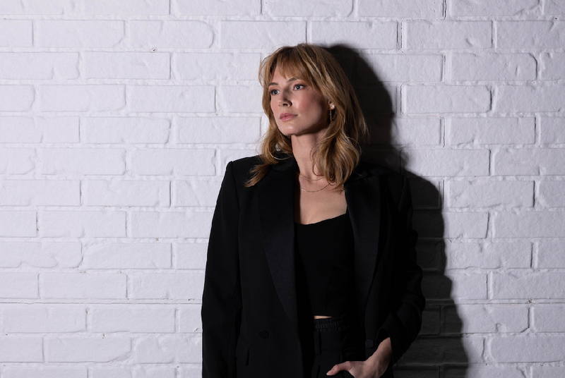 Hunter – Hello: My Name is HUNTER