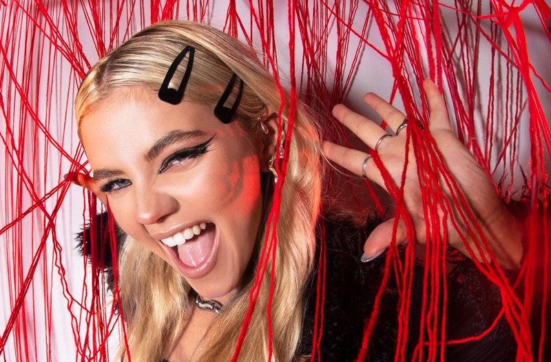 Meet your new favorite singer-songwriter Hayes Warner