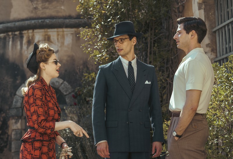 Gillian Jacobs & Cory Michael Smith – Transatlantic