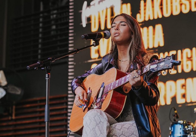 Evanthia – The Deep End