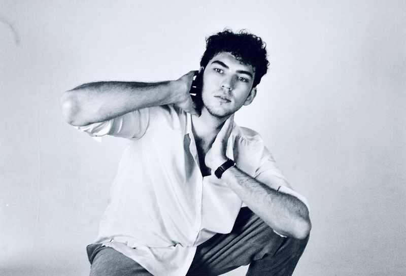 Cade Hoppe – Just Look at the Moon