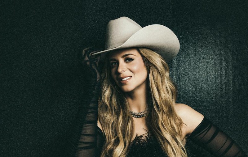 Ana Cristina Cash – Winter