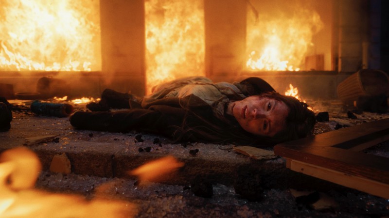 Eve Connolly & Calum Worthy – Sew Torn