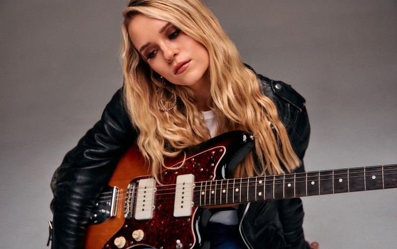 Cecilia Castleman – Can’t Escape a Broken Heart