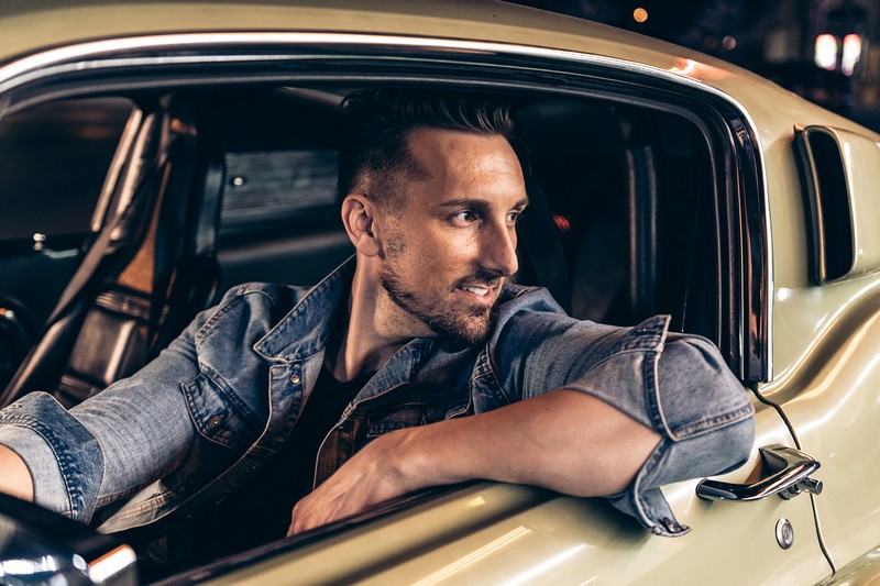 JD Shelburne – Neon Hallelujah