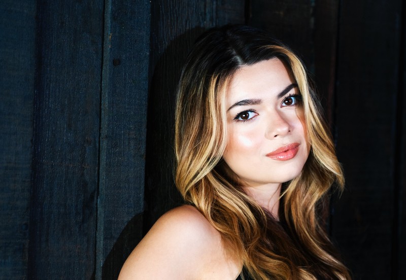 Nikki Hahn – Hysteria!