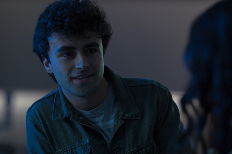 Itzan Escamilla – Midnight Family