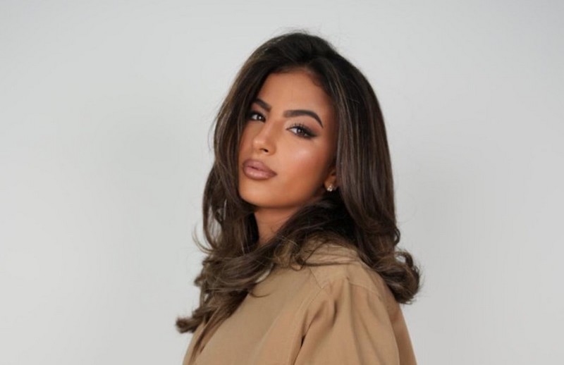 Alya – Glitter & Gold