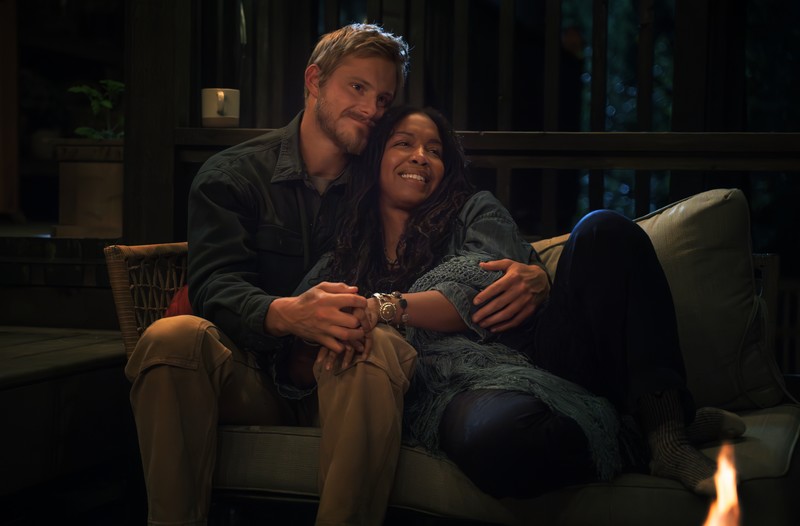 Alexander Ludwig & Jessica Frances Dukes – Earth Abides