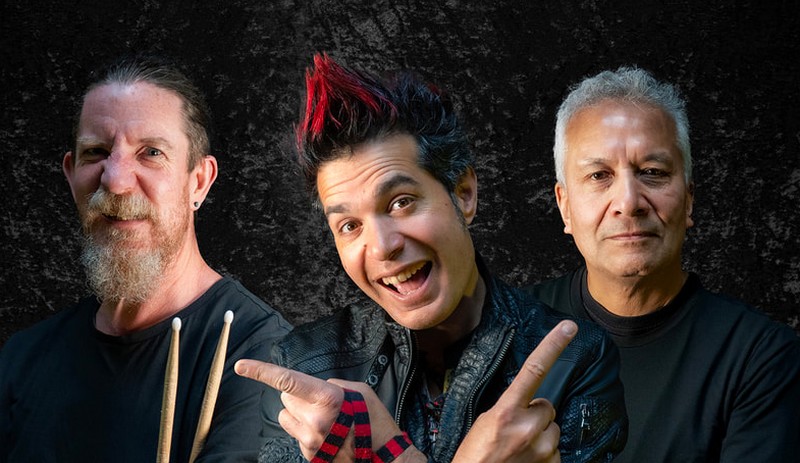 Chandra – Christmas Hugs